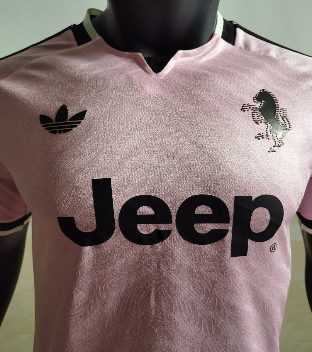 Maglia Juventus Away 26/27 Player Uomo Rosa | Maglia da Calcio - CalcioVivo