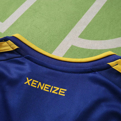 Maglia Boca Juniors Home 26/27 Uomo Blu Navy e Giallo | Maglia da Calcio - CalcioVivo