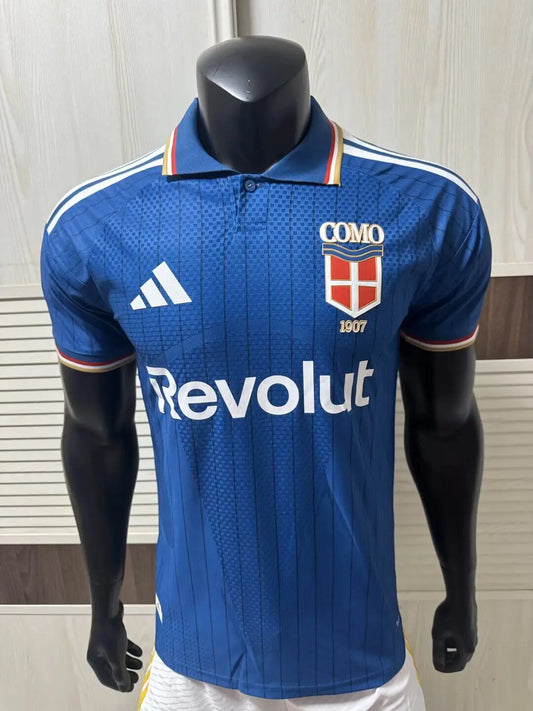 Maglia Como Home 26/27 Player Uomo Blu | Maglia da Calcio - CalcioVivo