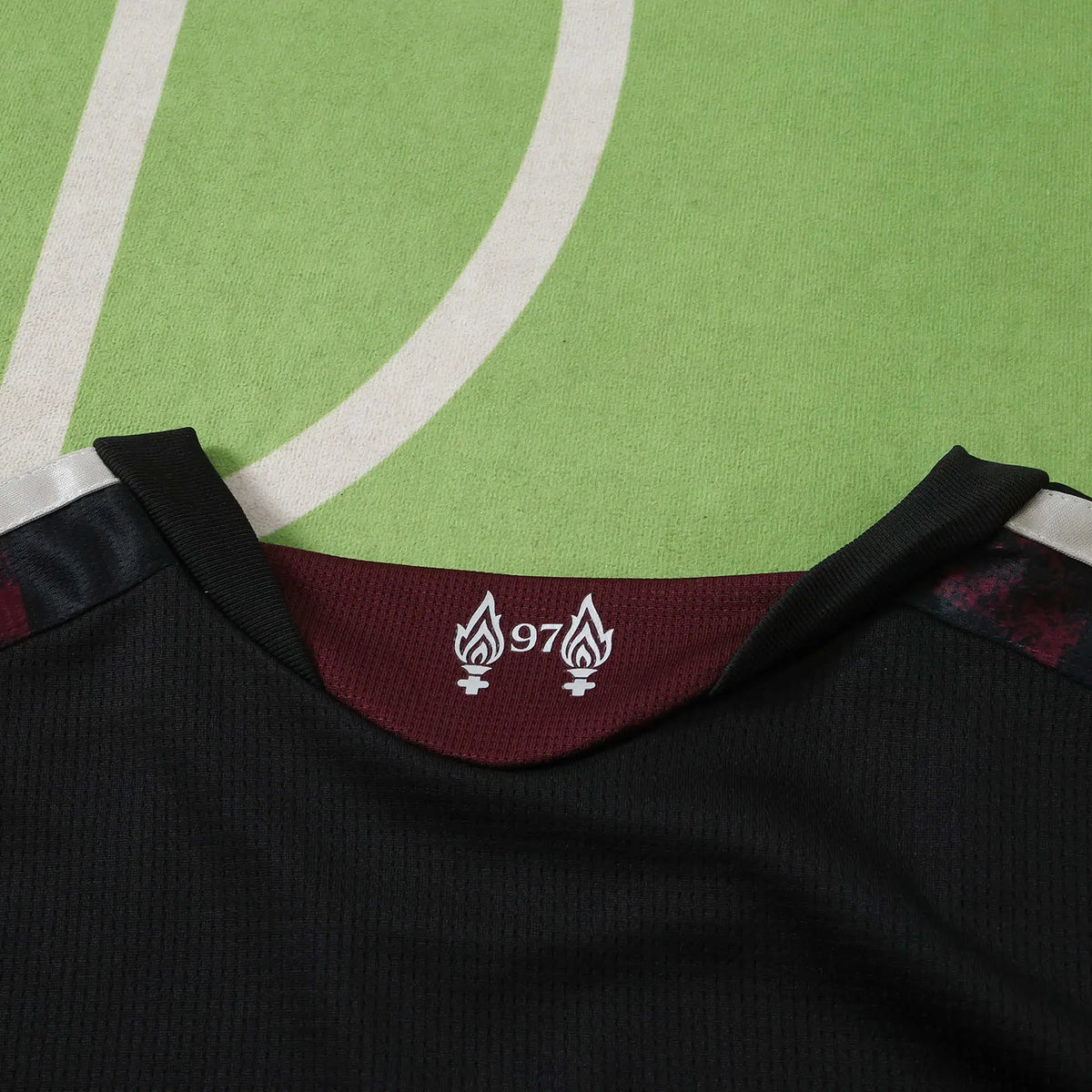 Maglia Liverpool Third 26/27 Donna Nero e Bordeaux