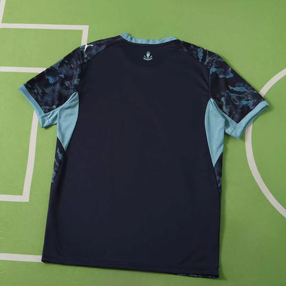 Maglia Marseille Away 26/27 Uomo Nero con dettagli Azzurro | Maglia da Calcio