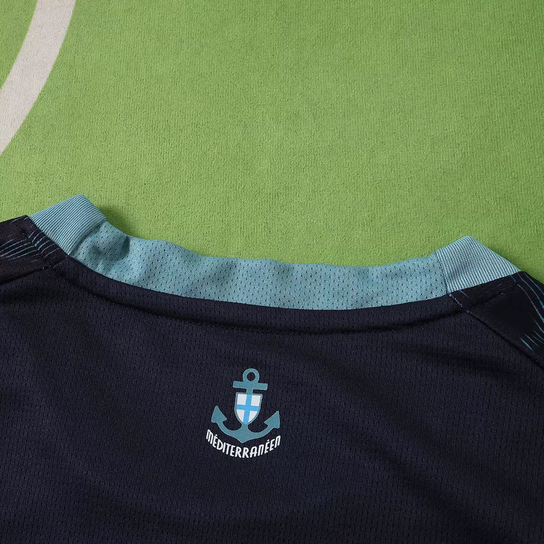 Maglia Marseille Away 26/27 Uomo Nero con dettagli Azzurro | Maglia da Calcio