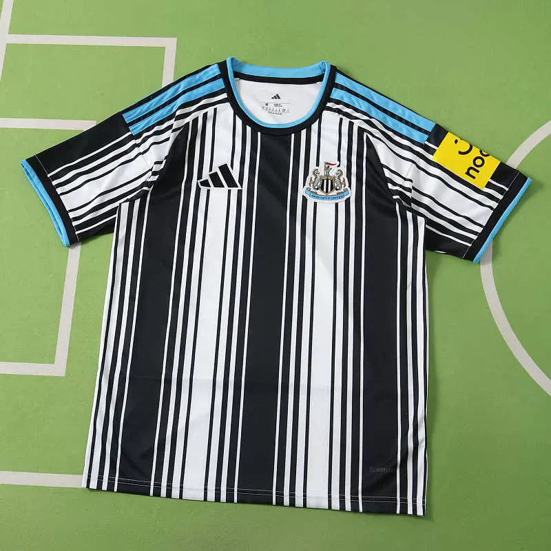 Maglia Newcastle Home 26/27 Uomo Bianco e Nero | Maglia da Calcio