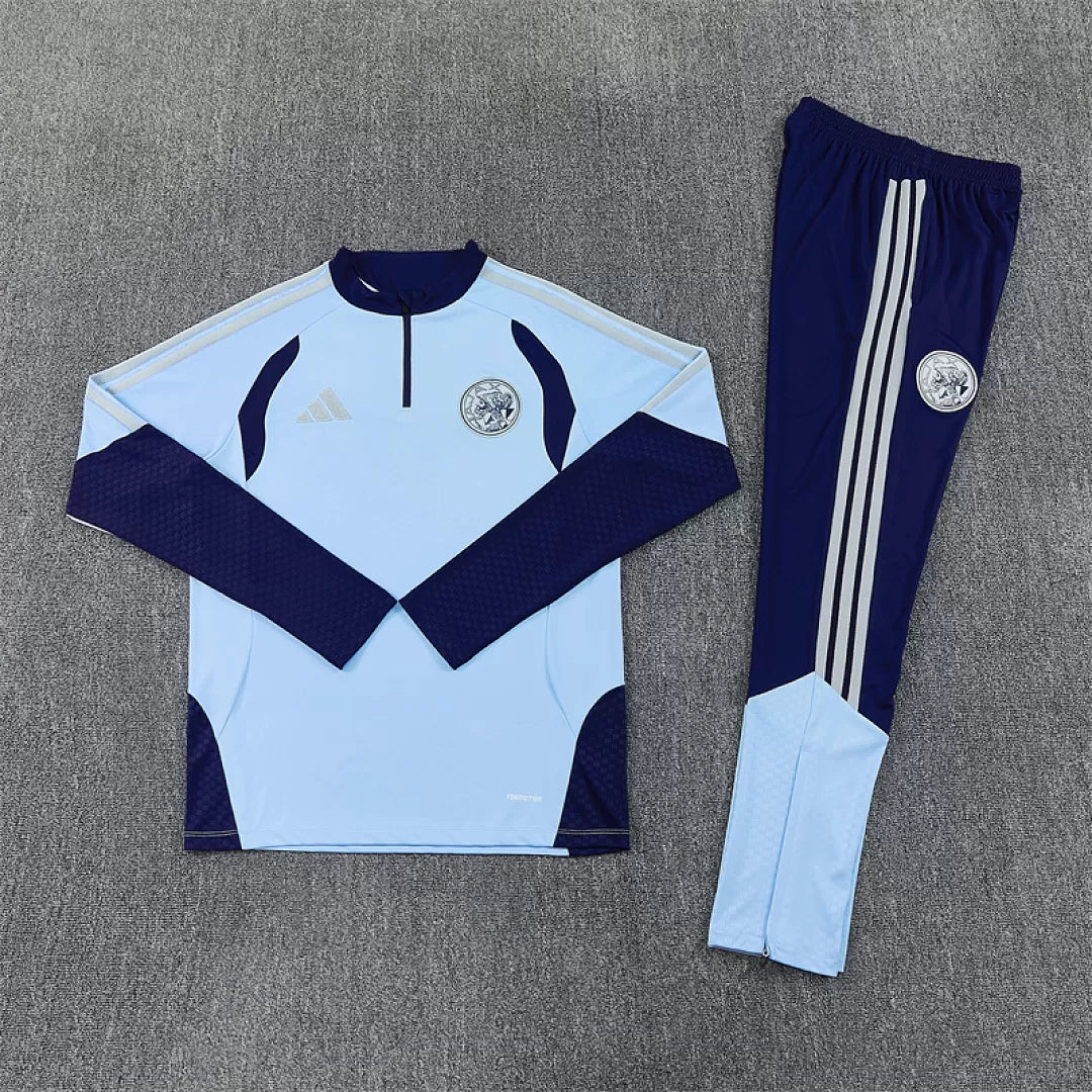 Tuta Ajax 26/27 Uomo Azzurro e Blu Navy | Tuta da Calcio - CalcioVivo