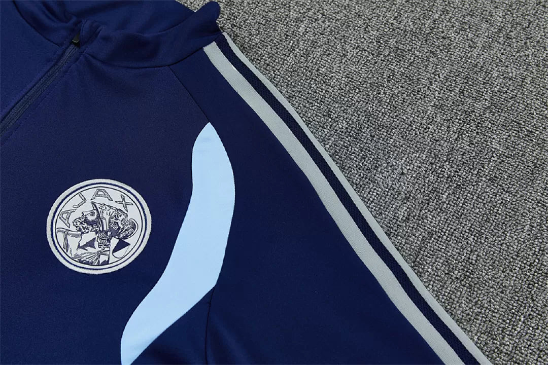 Tuta Ajax 26/27 Uomo Blu Navy e Azzurro | Tuta da Calcio - CalcioVivo