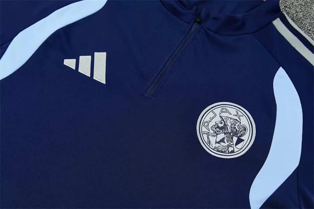 Tuta Ajax 26/27 Uomo Blu Navy e Azzurro | Tuta da Calcio - CalcioVivo