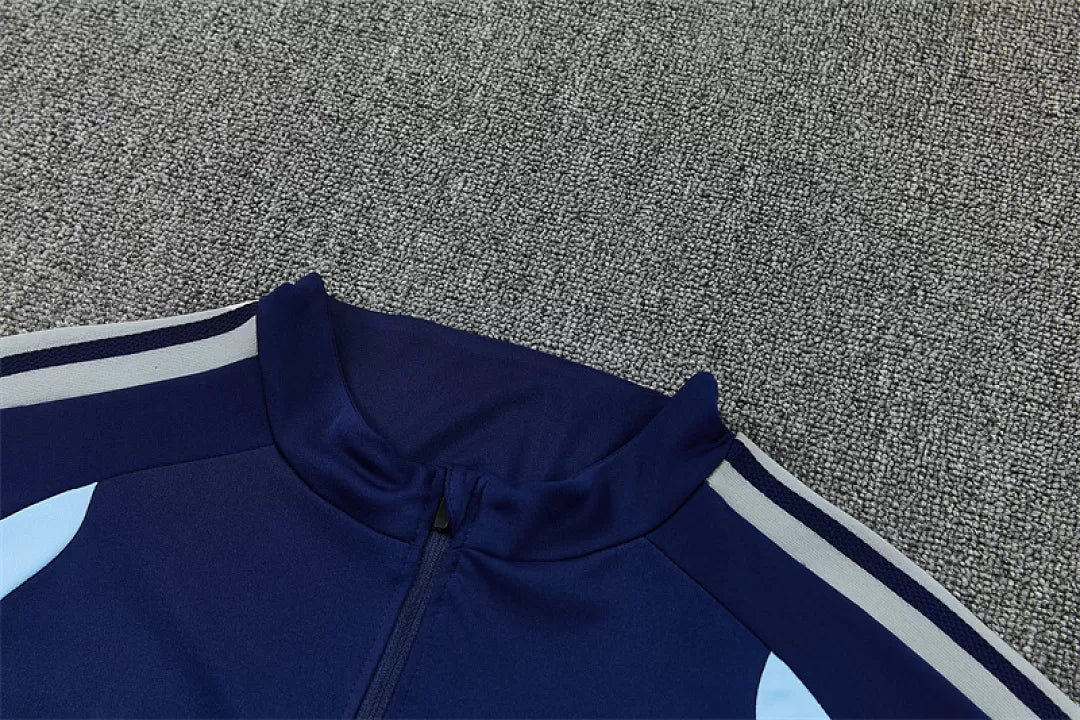 Tuta Ajax 26/27 Uomo Blu Navy e Azzurro | Tuta da Calcio - CalcioVivo