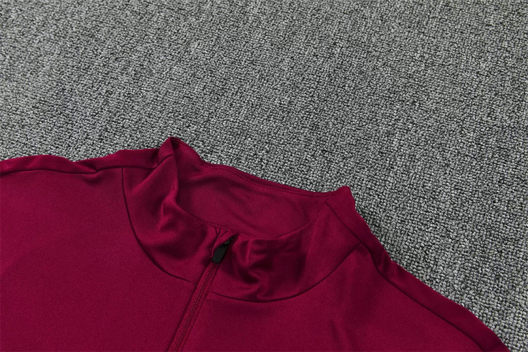 Tuta Barcelona 26/27 Uomo Bordeaux e Blu Navy | Tuta da Calcio - CalcioVivo