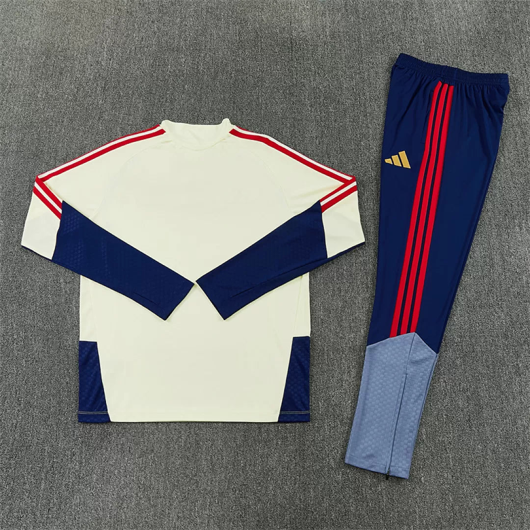 Tuta Bayern Munich 26/27 Uomo Bianco Crema e Blu Navy | Tuta da Calcio - CalcioVivo