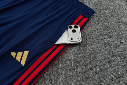 Tuta Bayern Munich 26/27 Uomo Bianco Crema e Blu Navy | Tuta da Calcio - CalcioVivo