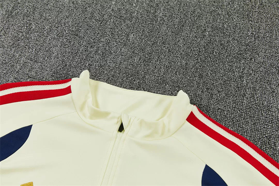 Tuta Bayern Munich 26/27 Uomo Bianco Crema e Blu Navy | Tuta da Calcio - CalcioVivo