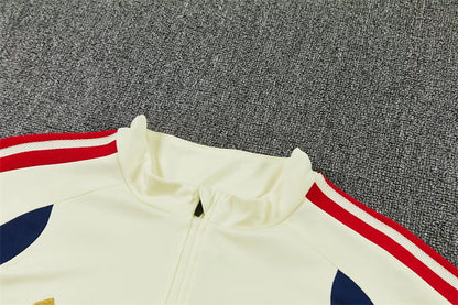Tuta Bayern Munich 26/27 Uomo Bianco Crema e Blu Navy | Tuta da Calcio - CalcioVivo