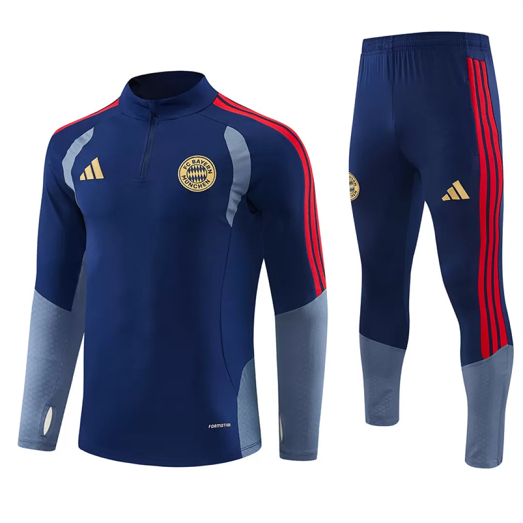 Tuta Bayern Munich 26/27 Uomo Blu Navy | Tuta da Calcio - CalcioVivo
