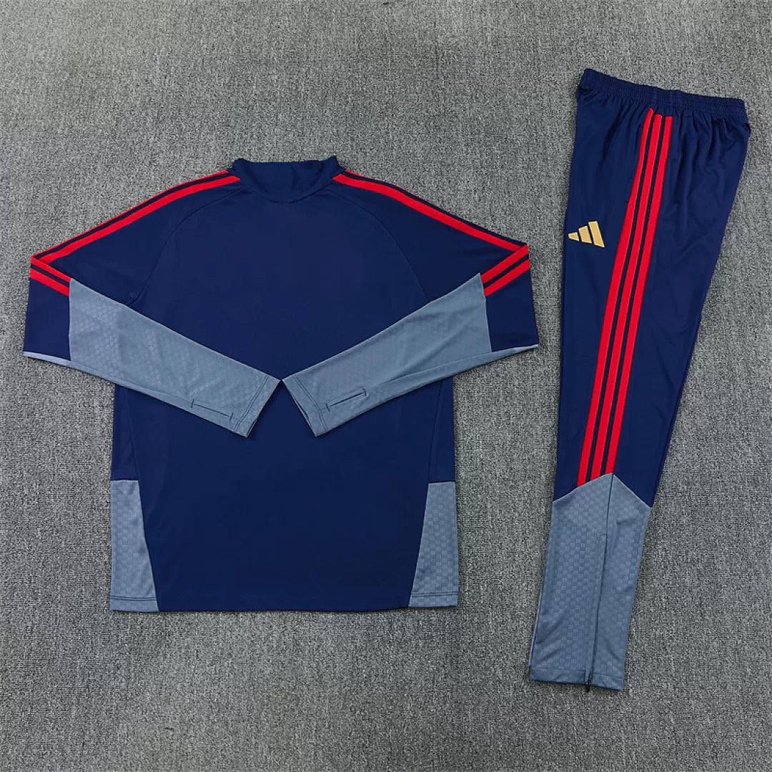 Tuta Bayern Munich 26/27 Uomo Blu Navy | Tuta da Calcio - CalcioVivo