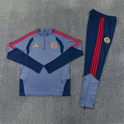 Tuta Bayern Munich 26/27 Uomo Grigio/Blu Navy | Tuta da Calcio - CalcioVivo