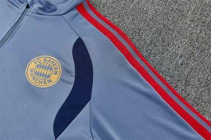 Tuta Bayern Munich 26/27 Uomo Grigio/Blu Navy | Tuta da Calcio - CalcioVivo