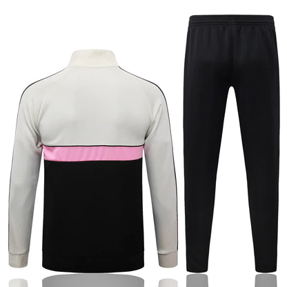 Tuta Full-zip Juventus 26/27 Uomo Bianco/Nero/Rosa | Tuta da Calcio - CalcioVivo