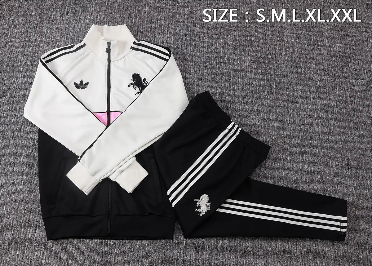 Tuta Full-zip Juventus 26/27 Uomo Bianco/Nero/Rosa | Tuta da Calcio - CalcioVivo