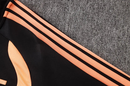 Tuta Full-zip Arsenal 26/27 Uomo Nero e Arancione | Tuta da Calcio - CalcioVivo