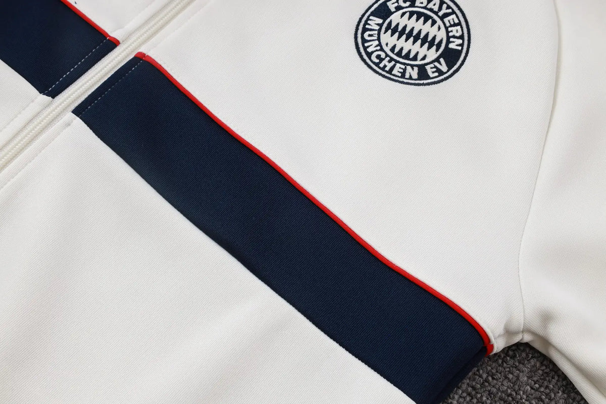 Tuta Full-zip Bayern Munich 26/27 Uomo Bianco e Blu Navy | Tuta da Calcio - CalcioVivo