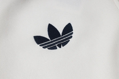 Tuta Full-zip Bayern Munich 26/27 Uomo Bianco e Blu Navy | Tuta da Calcio - CalcioVivo