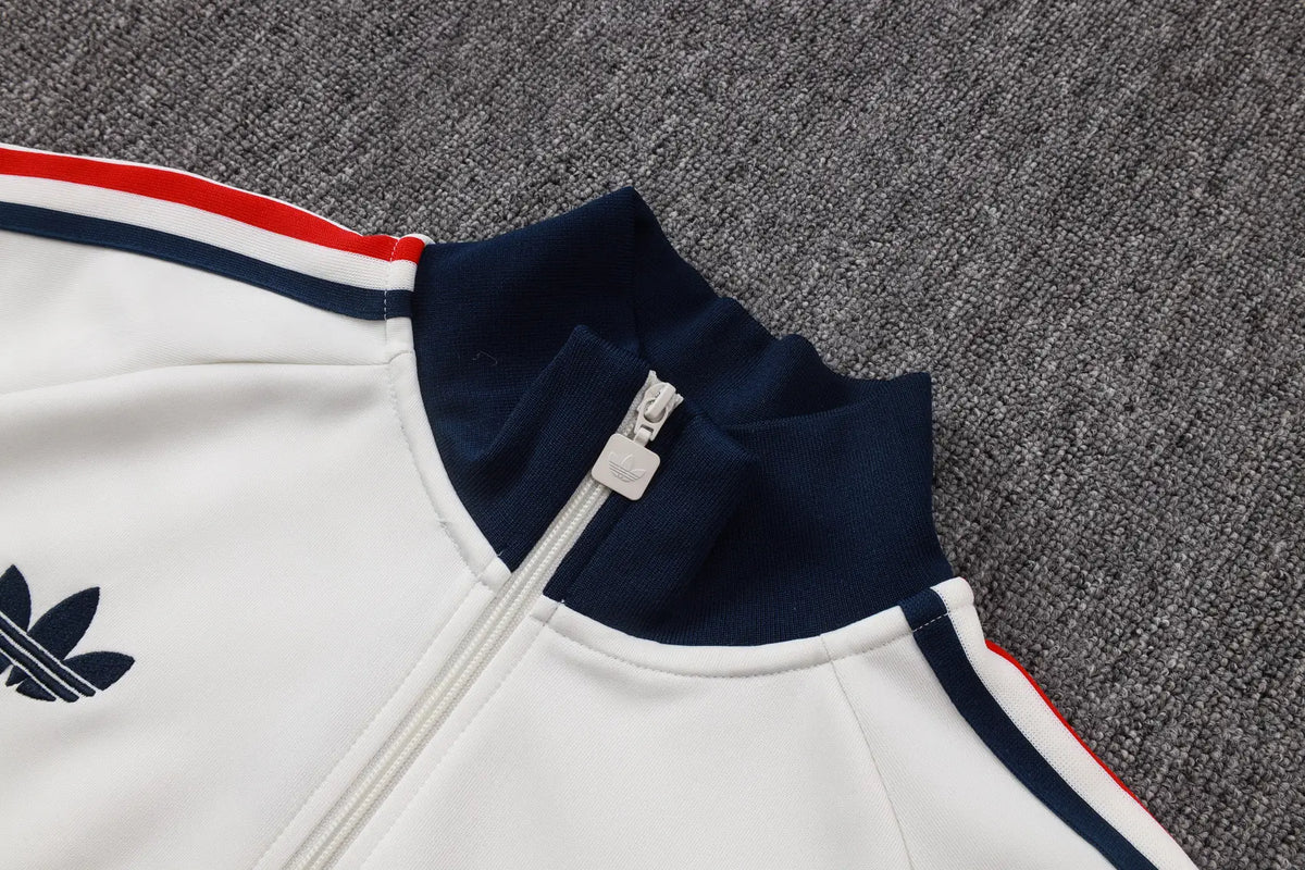 Tuta Full-zip Bayern Munich 26/27 Uomo Bianco e Blu Navy | Tuta da Calcio - CalcioVivo