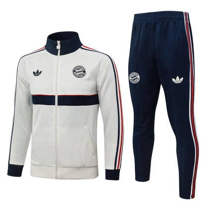 Tuta Full-zip Bayern Munich 26/27 Uomo Bianco e Blu Navy | Tuta da Calcio - CalcioVivo
