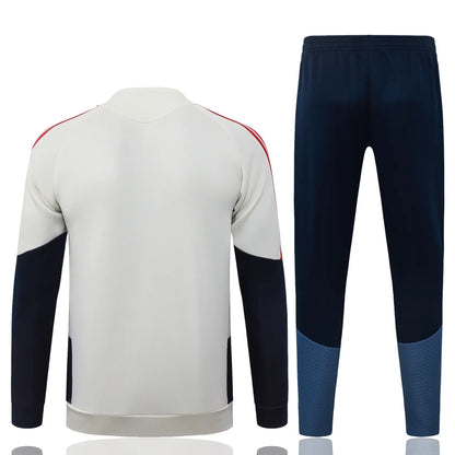 Tuta Full-zip Bayern Munich 26/27 Uomo Bianco e Blu Navy | Tuta da Calcio - CalcioVivo