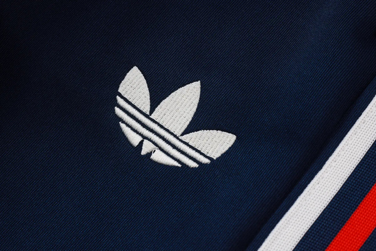 Tuta Full-zip Bayern Munich 26/27 Uomo Bianco e Blu Navy | Tuta da Calcio - CalcioVivo