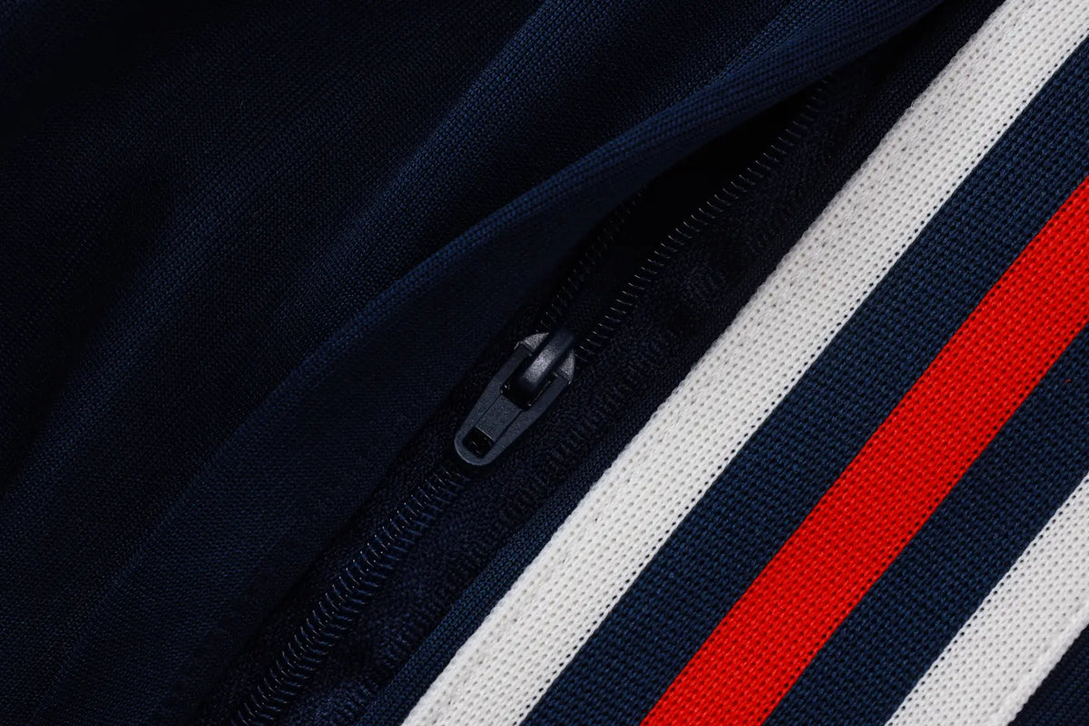 Tuta Full-zip Bayern Munich 26/27 Uomo Bianco e Blu Navy | Tuta da Calcio - CalcioVivo