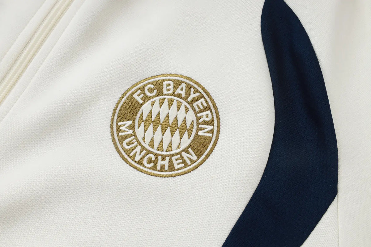 Tuta Full-zip Bayern Munich 26/27 Uomo Bianco e Blu Navy | Tuta da Calcio - CalcioVivo