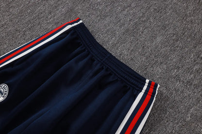 Tuta Full-zip Bayern Munich 26/27 Uomo Bianco e Blu Navy | Tuta da Calcio - CalcioVivo