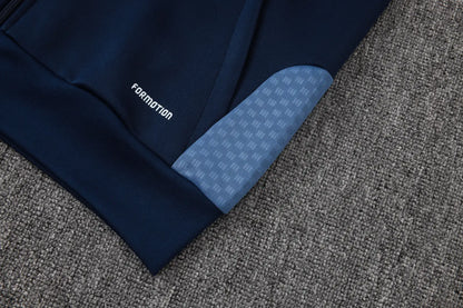Tuta Full-zip Bayern Munich 26/27 Uomo Blu Navy | Tuta da Calcio - CalcioVivo