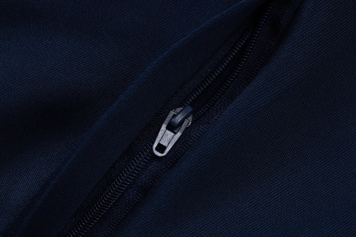 Tuta Full-zip Bayern Munich 26/27 Uomo Blu Navy | Tuta da Calcio - CalcioVivo