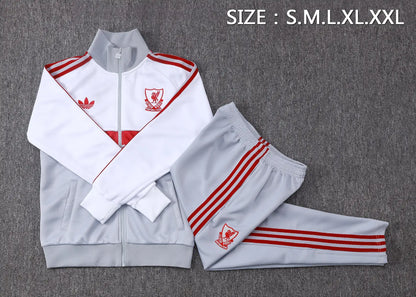 Tuta Full-zip Liverpool 26/27 Uomo Bianco e Grigio | Tuta da Calcio - CalcioVivo