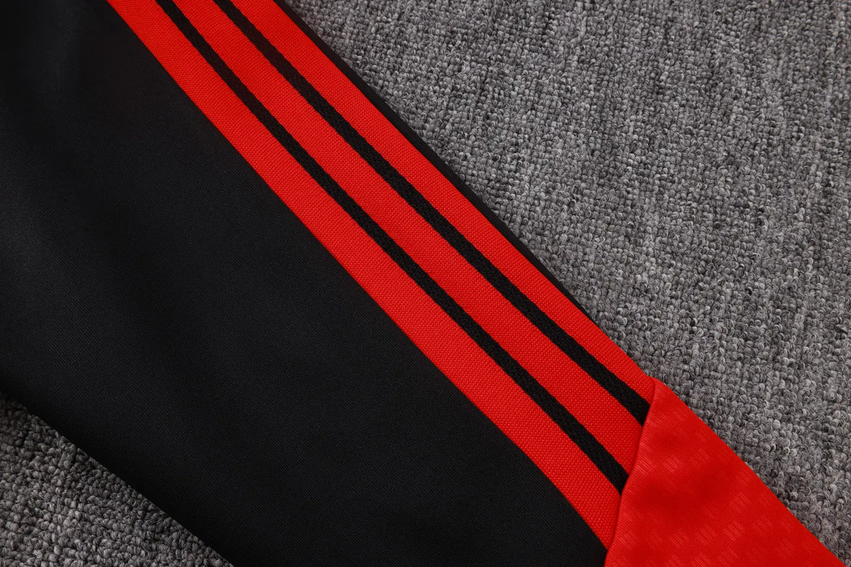 Tuta Full-zip Manchester United 26/27 Uomo Nero/Rosso | Tuta da Calcio - CalcioVivo