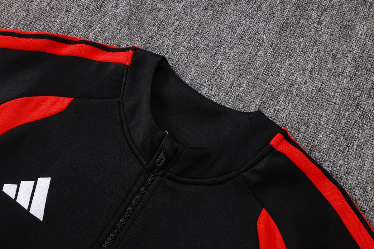 Tuta Full-zip Manchester United 26/27 Uomo Nero/Rosso | Tuta da Calcio - CalcioVivo