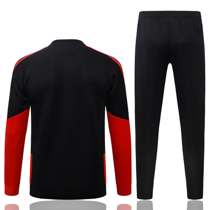 Tuta Full-zip Manchester United 26/27 Uomo Nero/Rosso | Tuta da Calcio - CalcioVivo