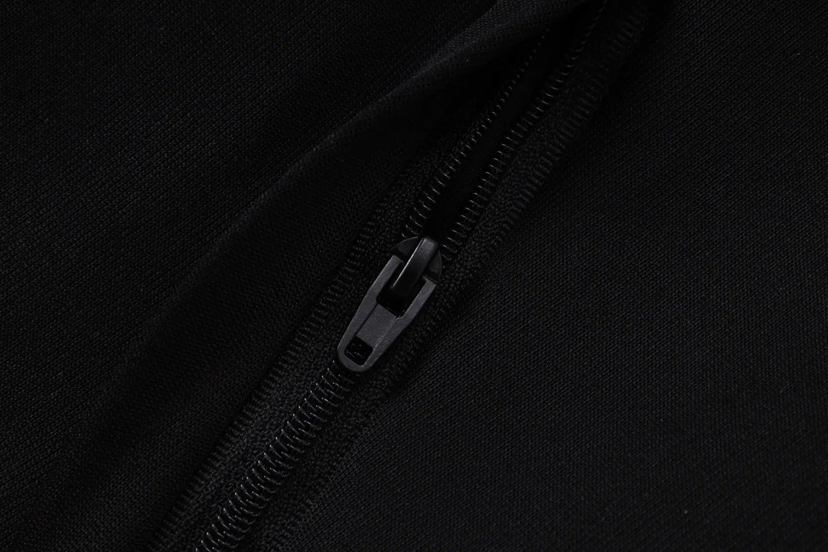 Tuta Full-zip Manchester United 26/27 Uomo Nero/Rosso | Tuta da Calcio - CalcioVivo