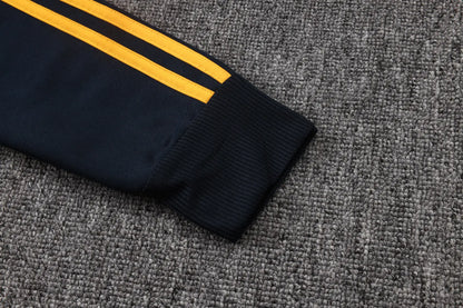 Tuta Full-zip Real Madrid 26/27 Uomo Blu Navy | Tuta da Calcio - CalcioVivo
