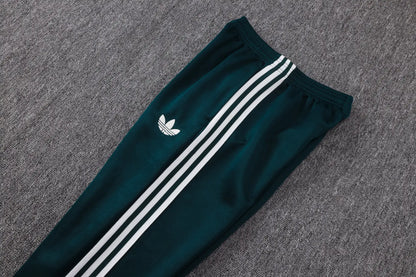 Tuta Full-zip Real Madrid 26/27 Uomo Verde Petrolio | Tuta da Calcio - CalcioVivo