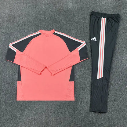 Tuta Half-zip Real Madrid 26/27 Uomo Rosa Corallo | Tuta da Calcio - CalcioVivo