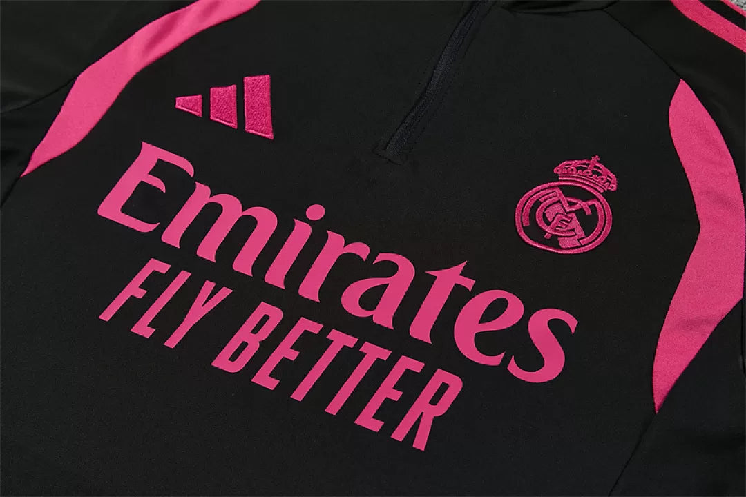 Tuta Real Madrid 26/27 Uomo Nero con dettagli Rosa | Tuta da Calcio - CalcioVivo