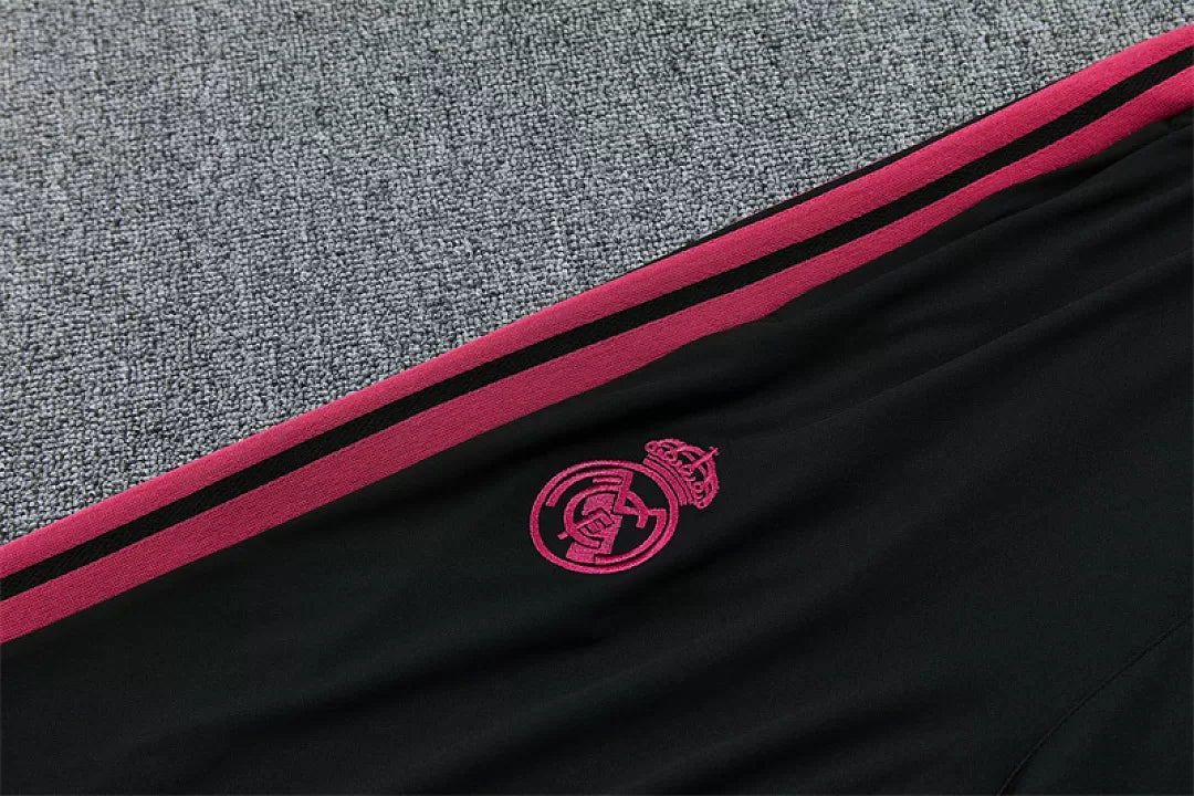 Tuta Real Madrid 26/27 Uomo Nero con dettagli Rosa | Tuta da Calcio - CalcioVivo