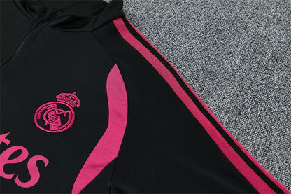 Tuta Real Madrid 26/27 Uomo Nero con dettagli Rosa | Tuta da Calcio - CalcioVivo